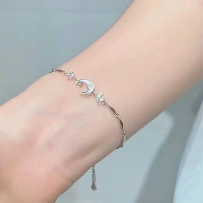 Elegant Crystal Flowers Bracelet